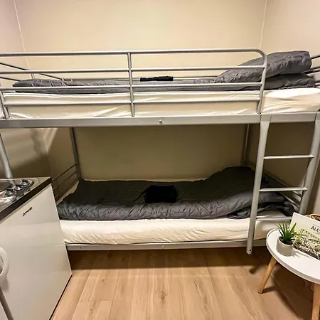 Budget Box - Private Indoor Parking, Auto Check-in And Basic Amenities Lägenhet Ålesund