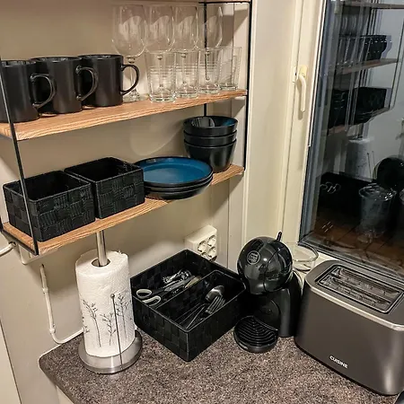 Apartment Budget Box - Private Indoor Parking, Auto Check-in And Basic Amenities Alesund